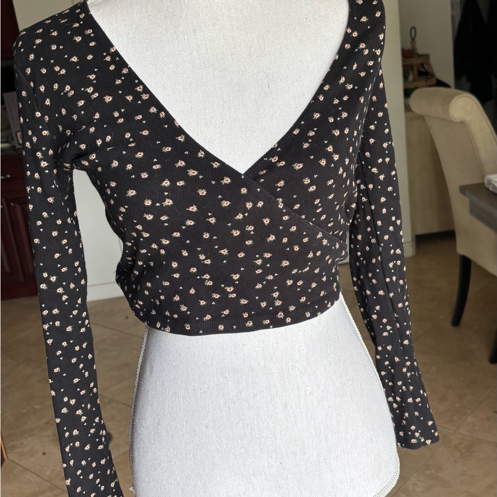 Brandy Melville Black Floral Crop Top